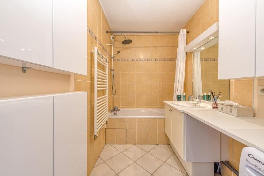 Standing, Balcon Avec Vue, Clim, Tt Equipe Confort Échirolles Exterior foto